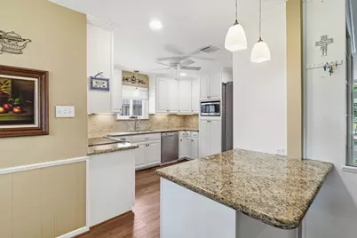 611 Forest Lake Drive, Seabrook, TX 77586 - Photo 12