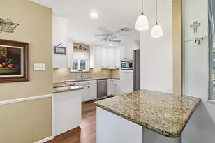 611 Forest Lake Dr, Seabrook, TX 77586 - Photo 12