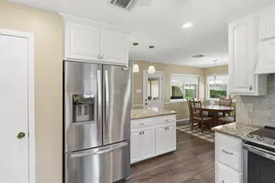 611 Forest Lake Dr, Seabrook, TX 77586 - Photo 16