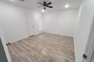 8609 Homewood Ln, Houston, TX 77028 - Photo 18