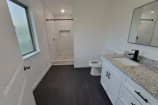 8609 Homewood Ln, Houston, TX 77028 - Photo 16