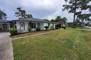 8609 Homewood Ln, Houston, TX 77028 - Photo 4