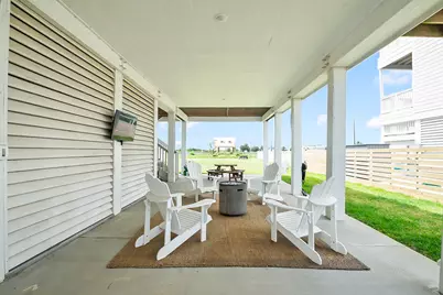2527 103rd Street, Galveston, TX 77554 - Photo 2