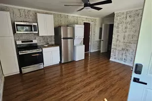 1305 Stowell St, Anahuac, TX 77514 - Photo 8