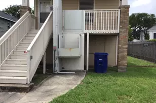 4615 Ave Q 1/2, Galveston, TX 77551 - Photo 2