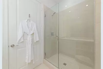 2221 Welch Street #201, Houston, TX 77019 - Photo 10