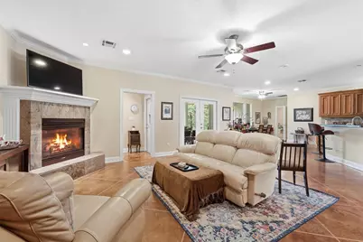 911 Oak Leaf Street, La Porte, TX 77571 - Photo 8