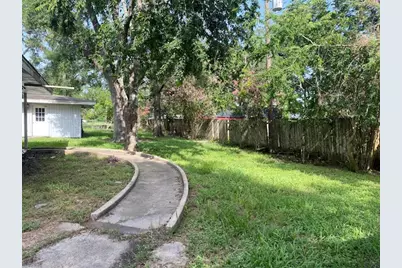 705 W Norris Street, El Campo, TX 77437 - Photo 20