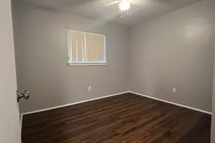 8103 Edgebrook Forest Ct, Houston, TX 77088 - Photo 12