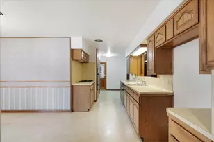 1403 Marlock Ln, Pasadena, TX 77502 - Photo 8