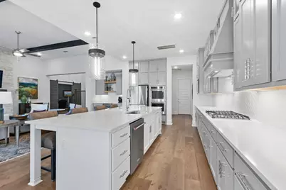 902 Falcon Hollow Lane, Pinehurst, TX 77362 - Photo 16