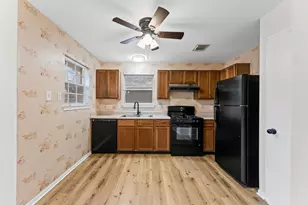 5917 Red River Dr, Dickinson, TX 77539 - Photo 10