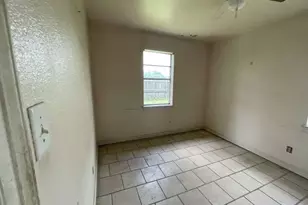 825 Tichenor Ln, La Feria, TX 78559 - Photo 6