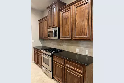2904 Lakemist Court, League City, TX 77573 - Photo 10