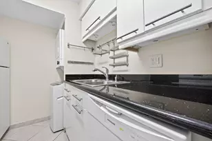 6410 Del Monte Dr, Houston, TX 77057 - Photo 14