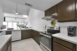 35 Lakeview Village, Conroe, TX 77356 - Photo 4