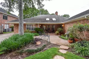 3542 Mesquite Dr, Sugar Land, TX 77479 - Photo 8