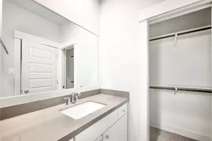 1602 Westside Gardens Ln, Houston, TX 77055 - Photo 18
