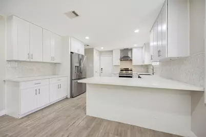 11006 Wickersham Lane, Houston, TX 77042 - Photo 10