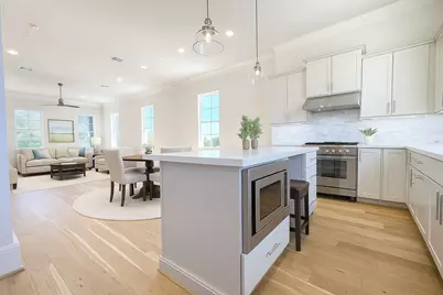 739 Bringhurst Street, Houston, TX 77020 - Photo 2