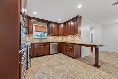 5638 Sanford Road, Houston, TX 77096 - Photo 12