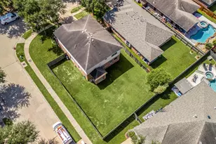 10427 Lyndon Meadows Dr, Houston, TX 77095 - Photo 40