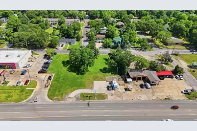 614 W Church Street, Livingston, TX 77351 - Photo 1