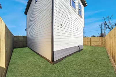 8025 Peachtree Street #D, Houston, TX 77016 - Photo 34