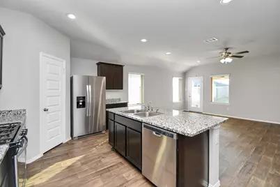 3947 Country Club Drive, Baytown, TX 77521 - Photo 32