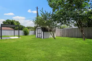 1818 Watercrest Dr, Houston, TX 77008 - Photo 28