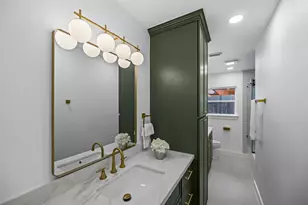 1818 Watercrest Dr, Houston, TX 77008 - Photo 20