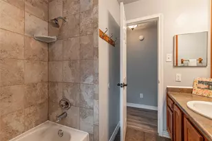 320 Creek Bend Dr, League City, TX 77573 - Photo 36