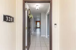 320 Creek Bend Dr, League City, TX 77573 - Photo 4