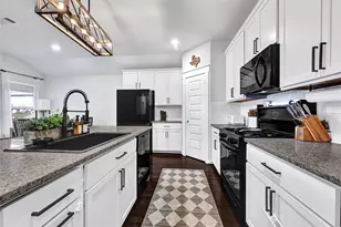 30250 Kingston Heath Dr, Cleveland, TX 77327 - Photo 10