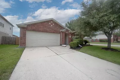2753 Foster Hill Drive E, Houston, TX 77345 - Photo 2