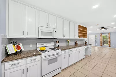 2135 Falling Oaks Road, Houston, TX 77038 - Photo 28