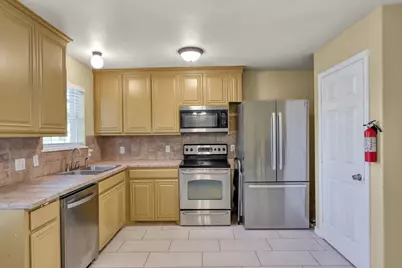 125 Pine Street, Prairie View, TX 77445 - Photo 22