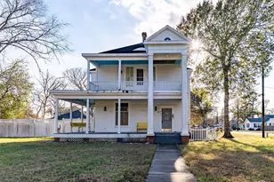401 Hanover St, Edna, TX 77957 - Photo 1