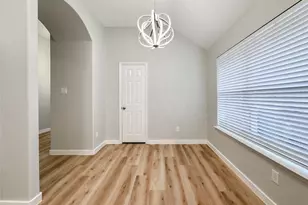 27 Auburn Path Dr, The Woodlands, TX 77382 - Photo 12