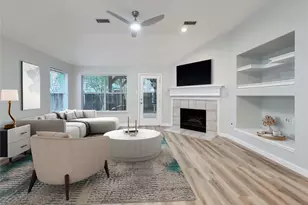 27 Auburn Path Dr, The Woodlands, TX 77382 - Photo 1