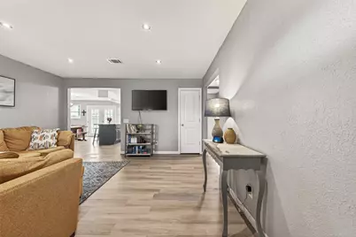 2805 Woodlawn Street, Dickinson, TX 77539 - Photo 8