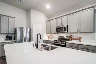 403 Hidden Brk Dr, Baytown, TX 77523 - Photo 18