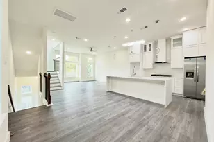 6717 St Augustine St, Houston, TX 77021 - Photo 6