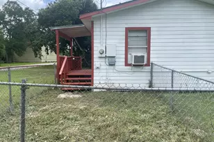 4617 3rd St, Bacliff, TX 77518 - Photo 12