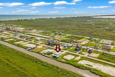 1306 Mabry Street, Gilchrist, TX 77617 - Photo 20