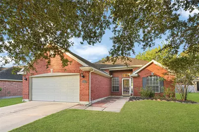 804 Cherry Blossom Drive, League City, TX 77573 - Photo 2