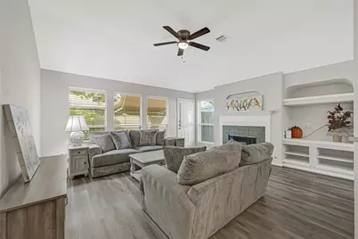 804 Cherry Blossom Drive, League City, TX 77573 - Photo 4