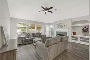 804 Cherry Blossom Dr, League City, TX 77573 - Photo 4