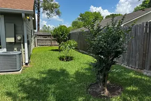 10119 Towne Mist Dr, Sugar Land, TX 77498 - Photo 8