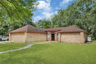705 Holly Springs Ct, Conroe, TX 77302 - Photo 2